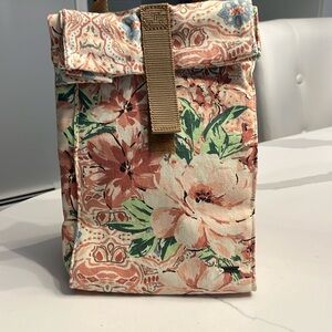 O’Neill insulated lunch box